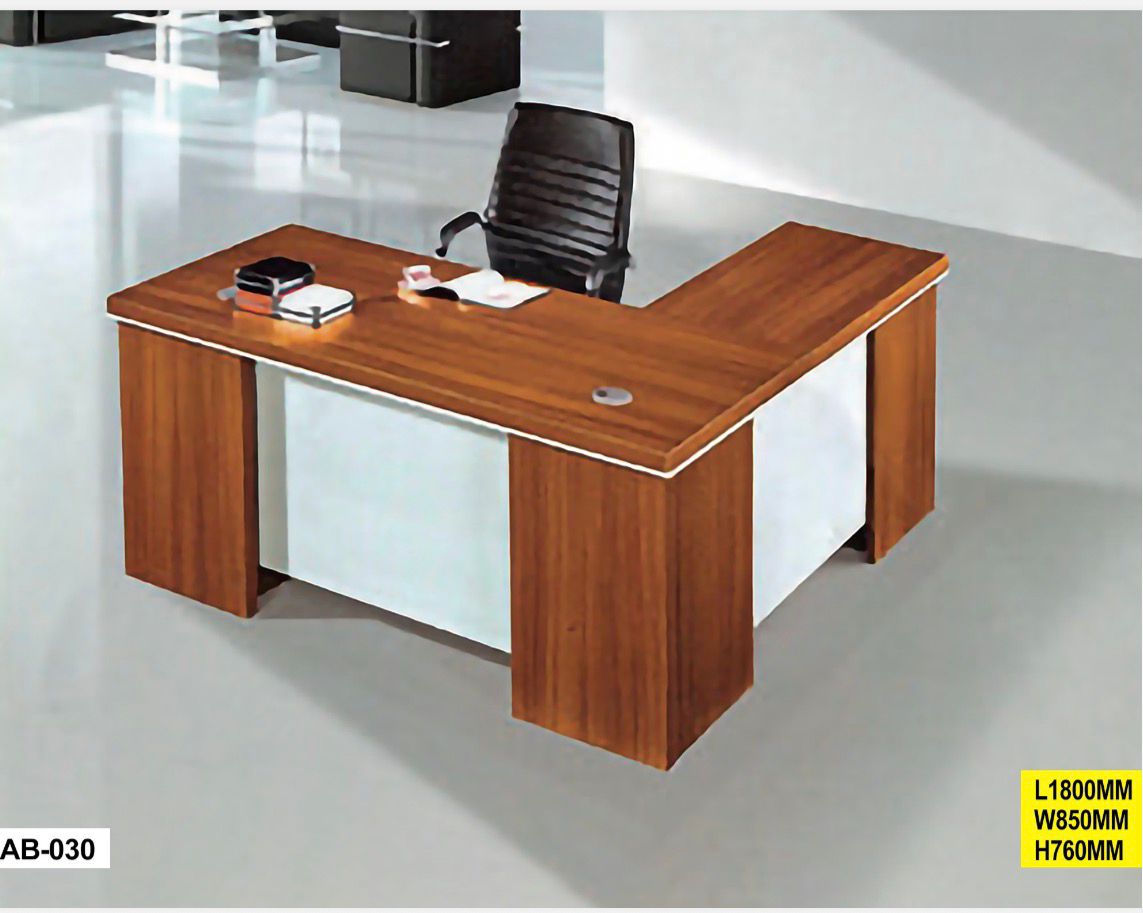 8PRIX = 185.000 F TABLE DE BUREAU ABB-030 – Image 1