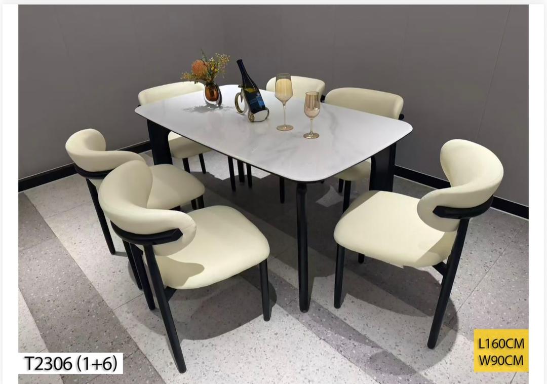 8PRIX = 300.000 F TABLE A MANGER T2306(1+6) BEIGE – Image 1